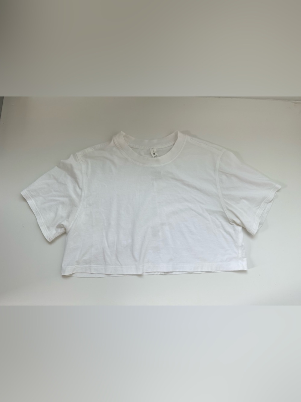 lululemon athletica White & Black Cropped Short Sleeve Tee - 2 pieces